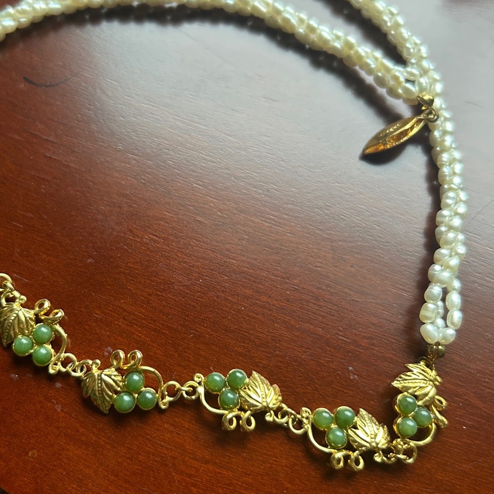Elegant Gold and Green Pearl Necklace